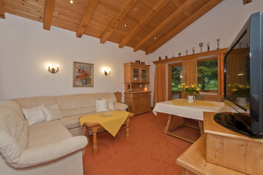 Haus Waldrand Apartment Oberndorf in Tirol Luaran gambar
